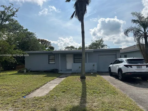 1318 NW 11th St