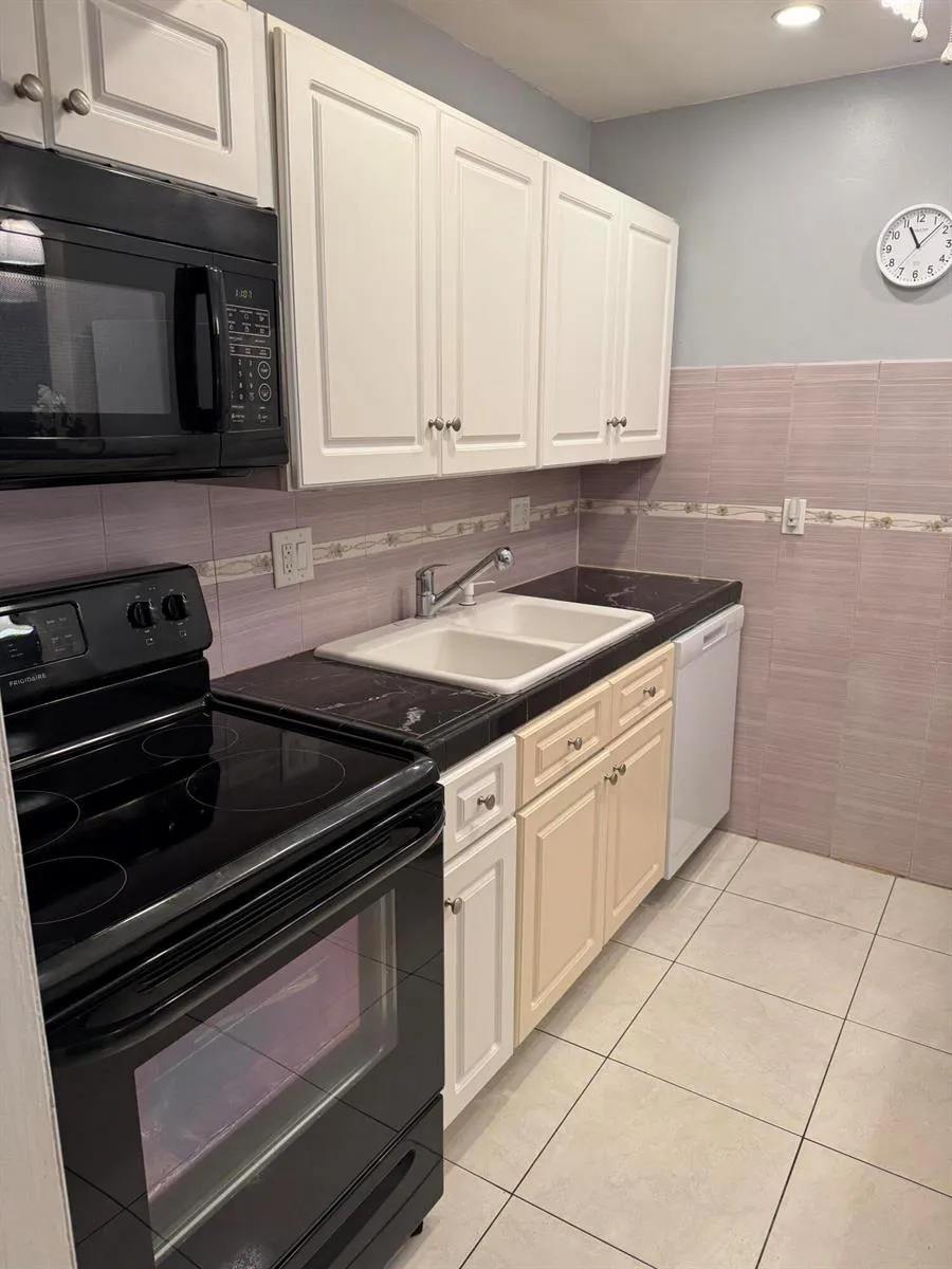 632 Snug Harbor Drive #D6 Boynton Beach, FL 33435
