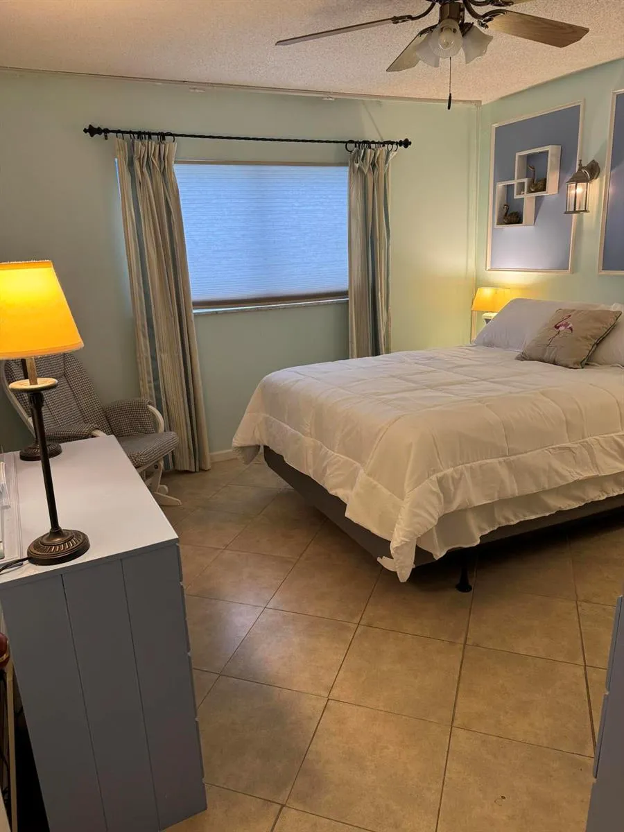 632 Snug Harbor Drive #D6 Boynton Beach, FL 33435