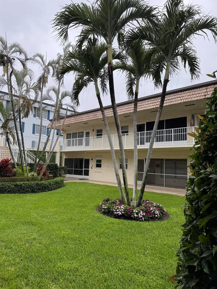 632 Snug Harbor Drive #D6 Boynton Beach, FL 33435