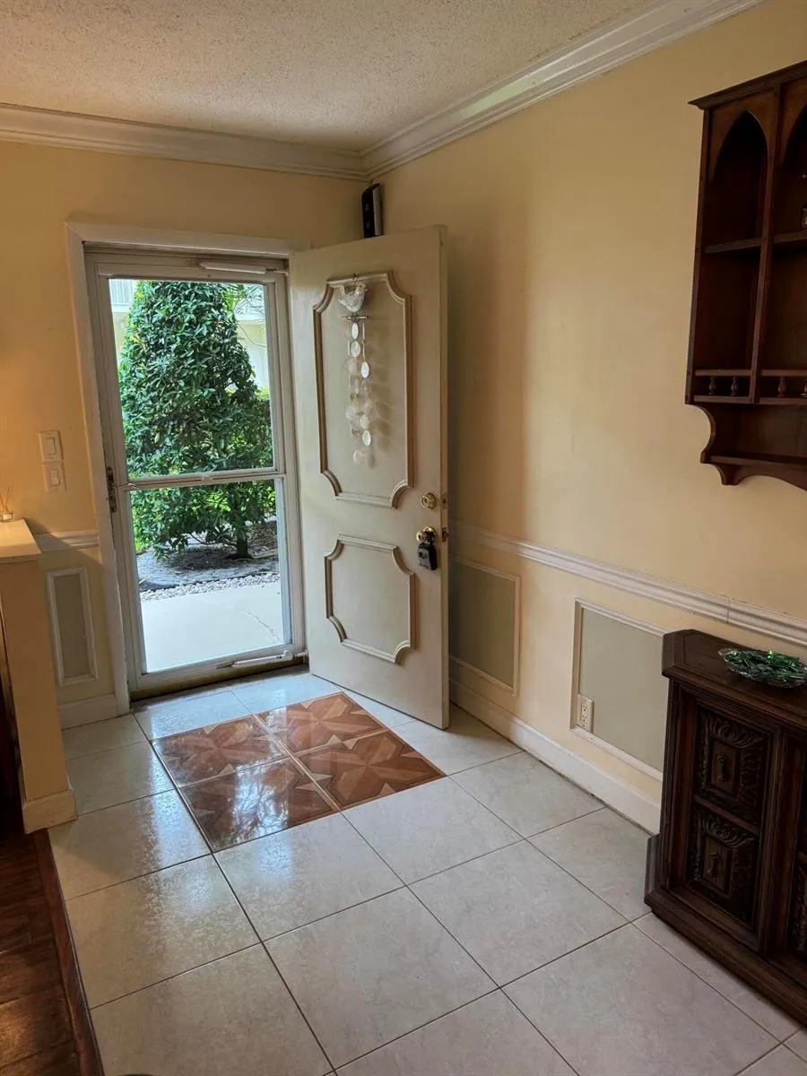 632 Snug Harbor Drive #D6 Boynton Beach, FL 33435