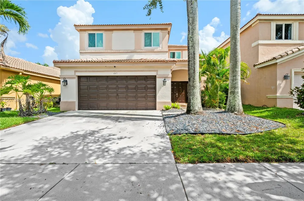 445 Conservation Dr Weston, FL 33327