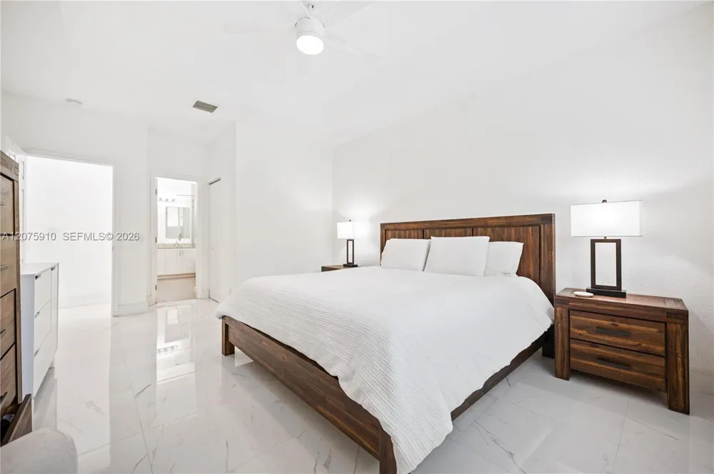 445 Conservation Dr Weston, FL 33327