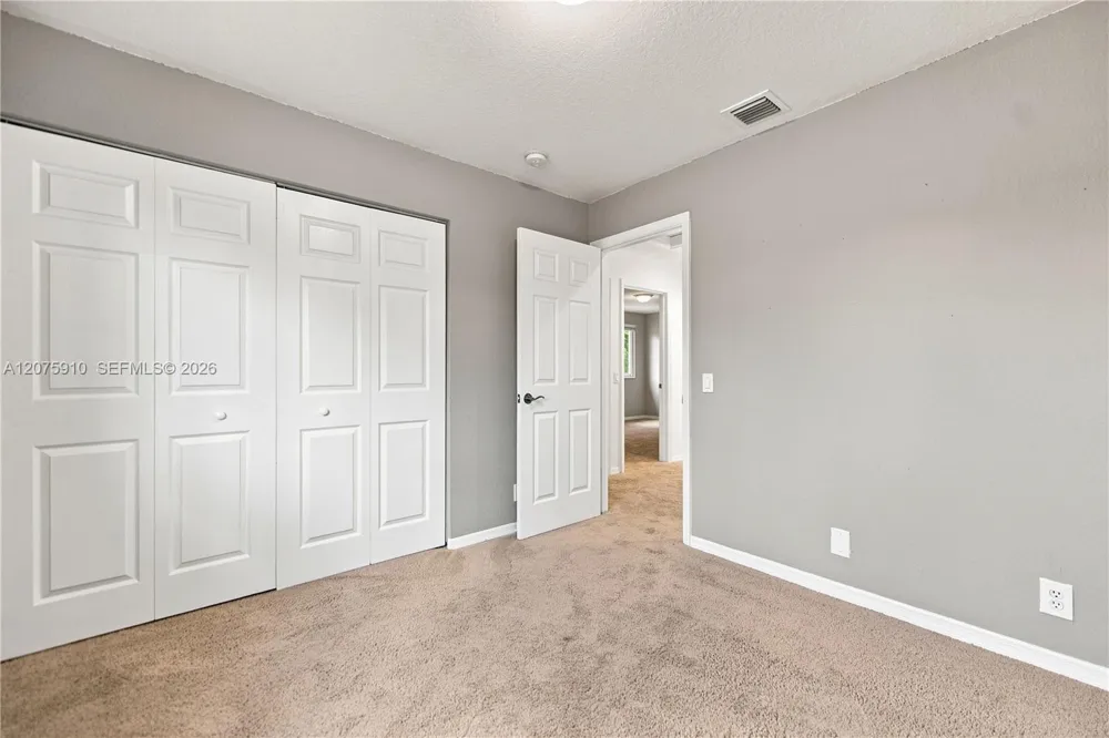 445 Conservation Dr Weston, FL 33327