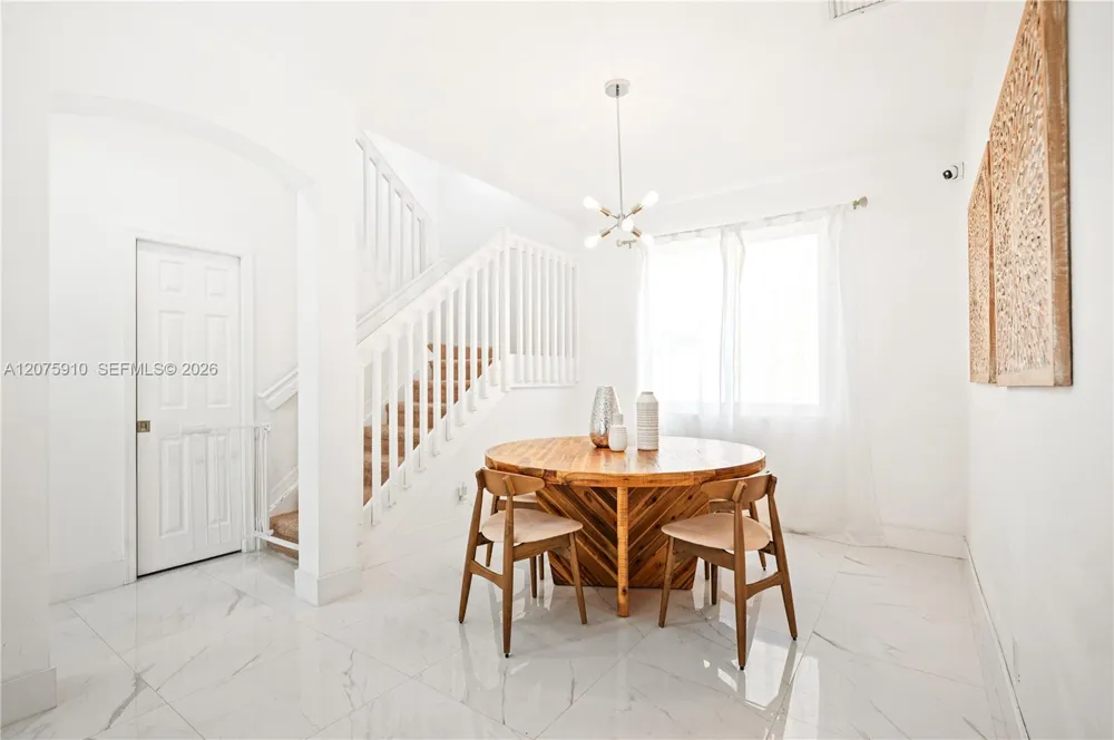 445 Conservation Dr Weston, FL 33327
