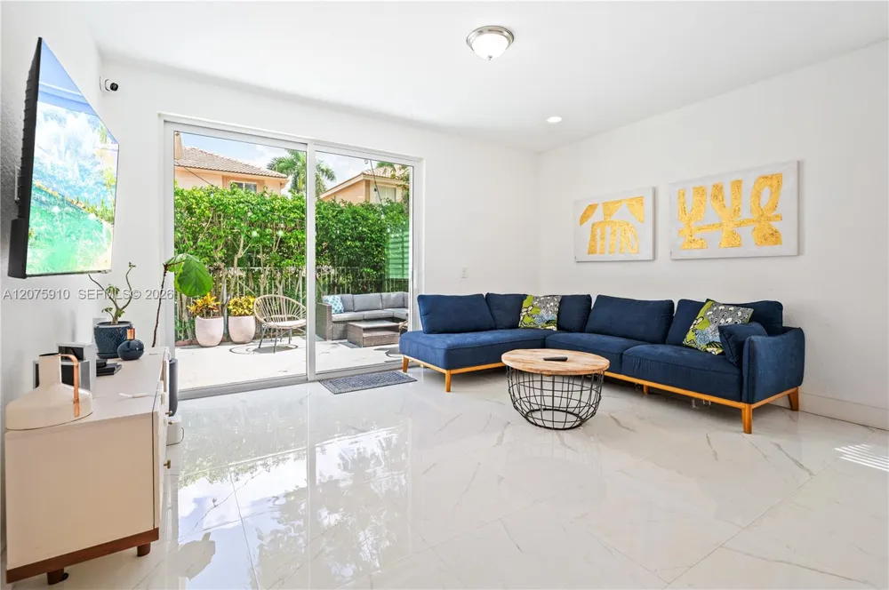 445 Conservation Dr Weston, FL 33327