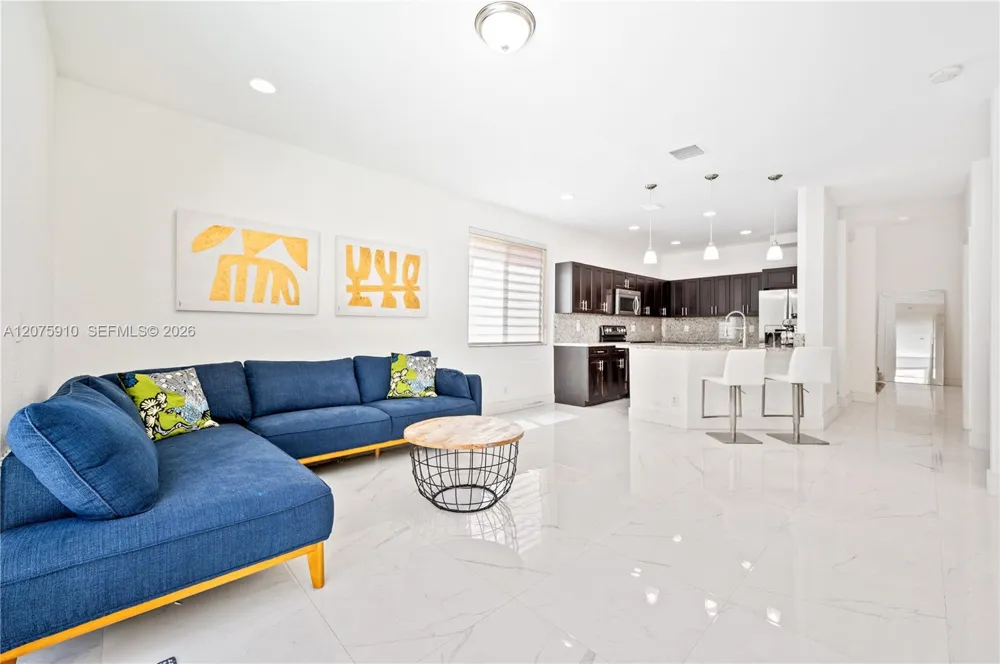 445 Conservation Dr Weston, FL 33327