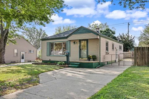 2015 Moran Avenue