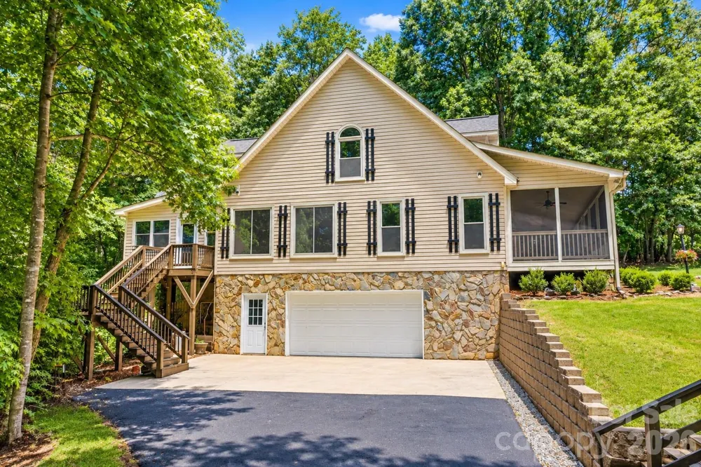 195 Azalea Road Mooresville, NC 28115