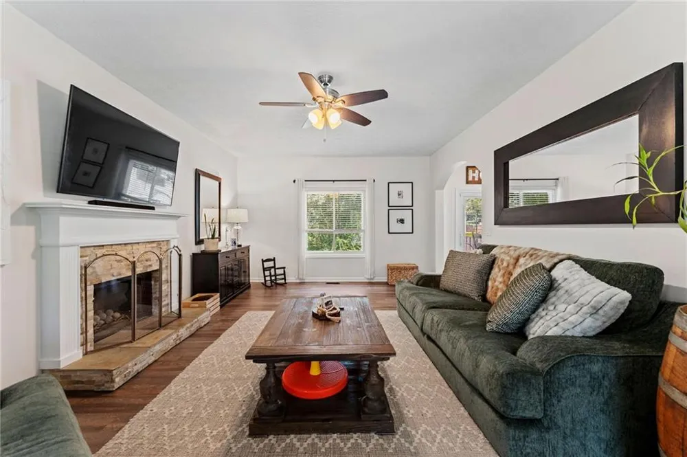 514 Rising Drive Woodstock, GA 30189