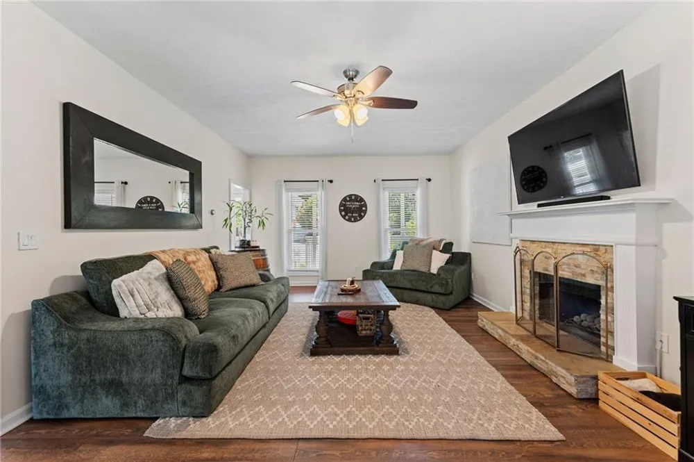514 Rising Drive Woodstock, GA 30189