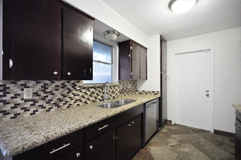 301 Pasadena Drive Kingsville, TX 78363