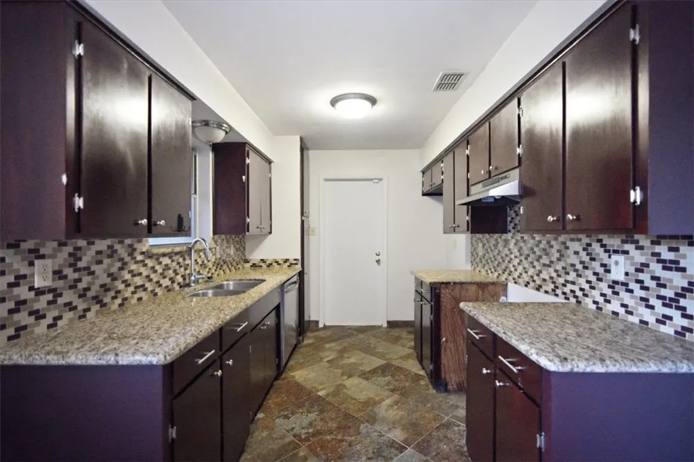 301 Pasadena Drive Kingsville, TX 78363