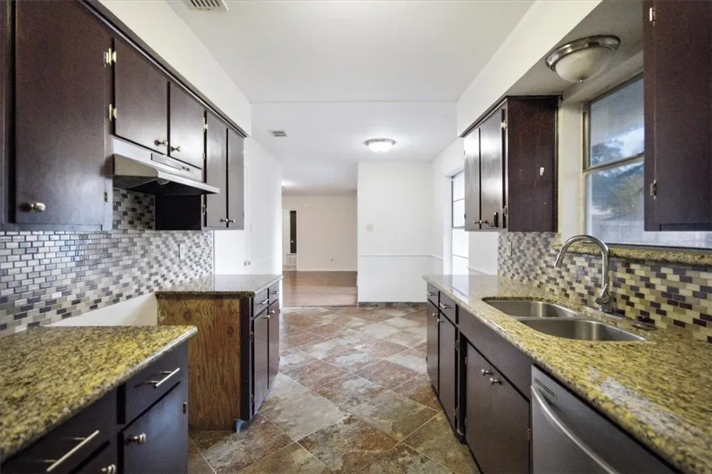 301 Pasadena Drive Kingsville, TX 78363