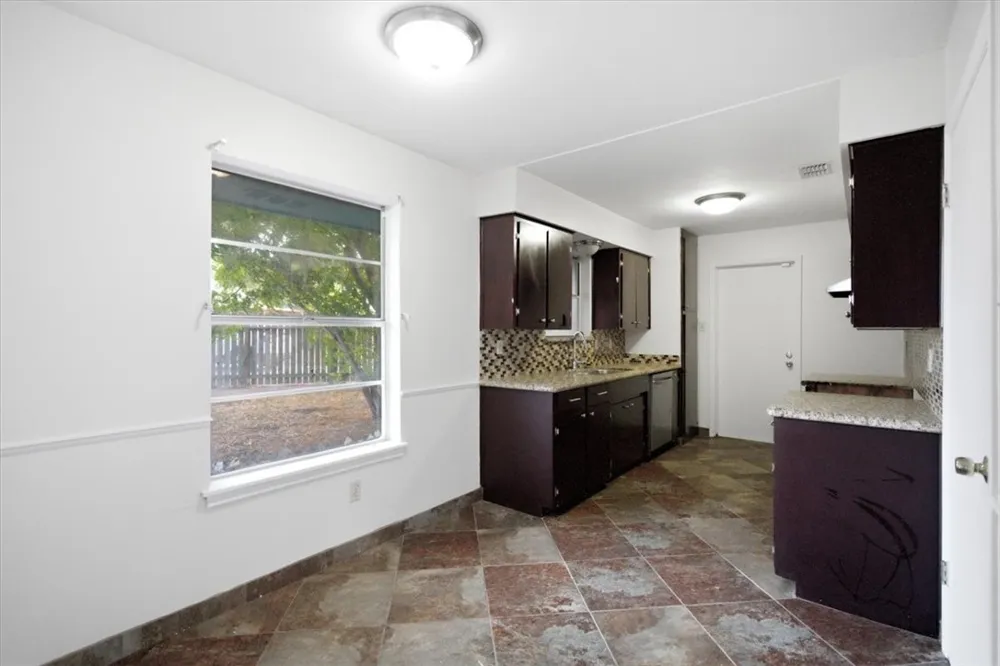 301 Pasadena Drive Kingsville, TX 78363