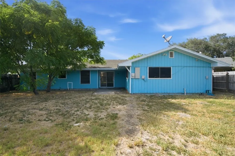 301 Pasadena Drive Kingsville, TX 78363