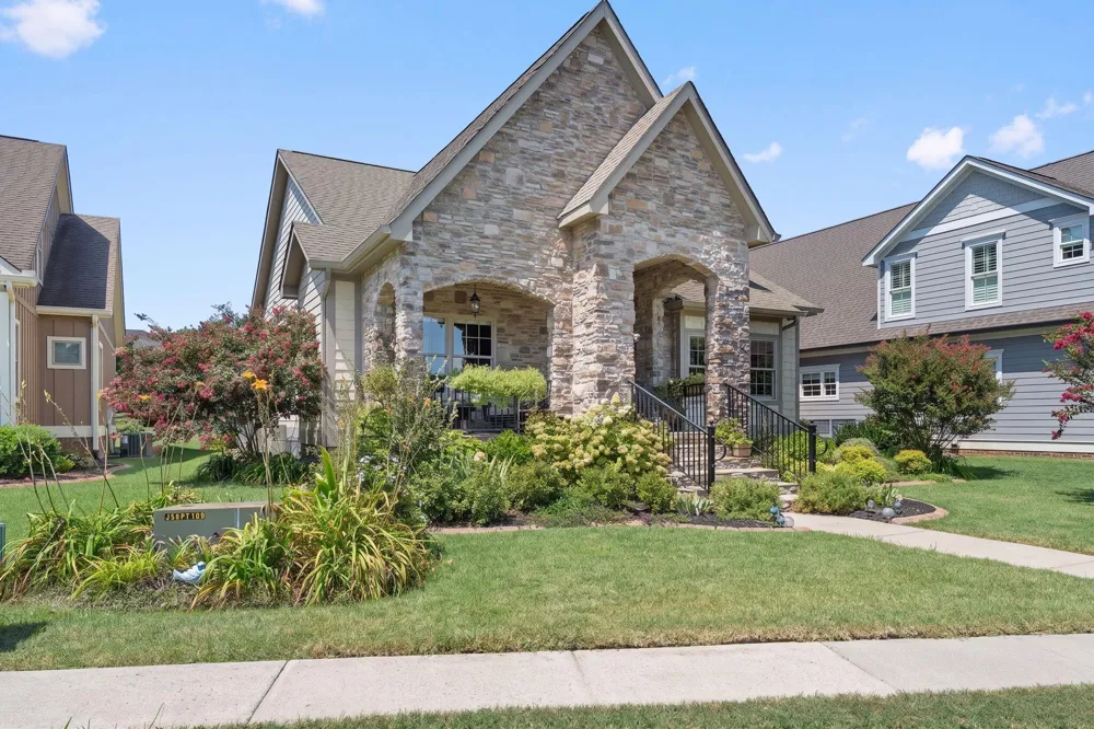 8961 Gentle Mist Circle Ooltewah, TN 37363