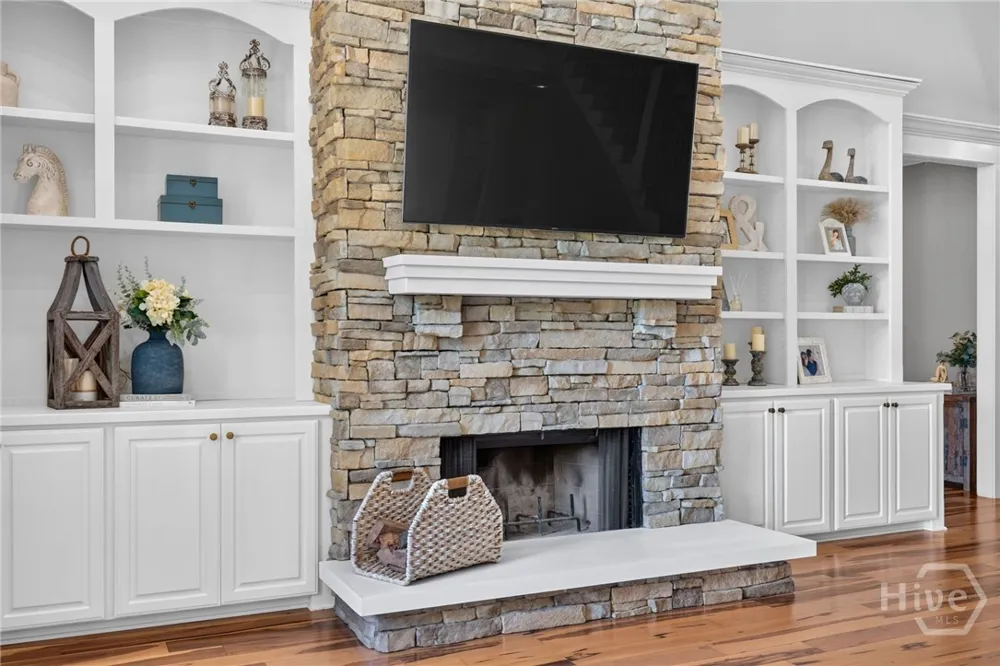 18 White Oak Bluff Savannah, GA 31405