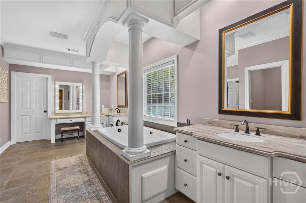 18 White Oak Bluff Savannah, GA 31405