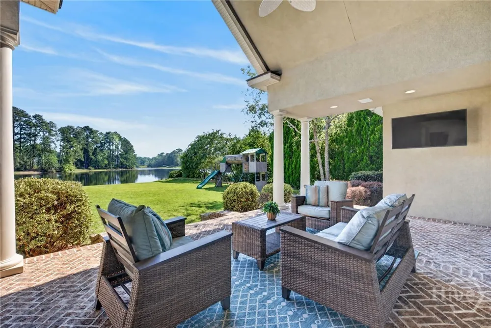 18 White Oak Bluff Savannah, GA 31405
