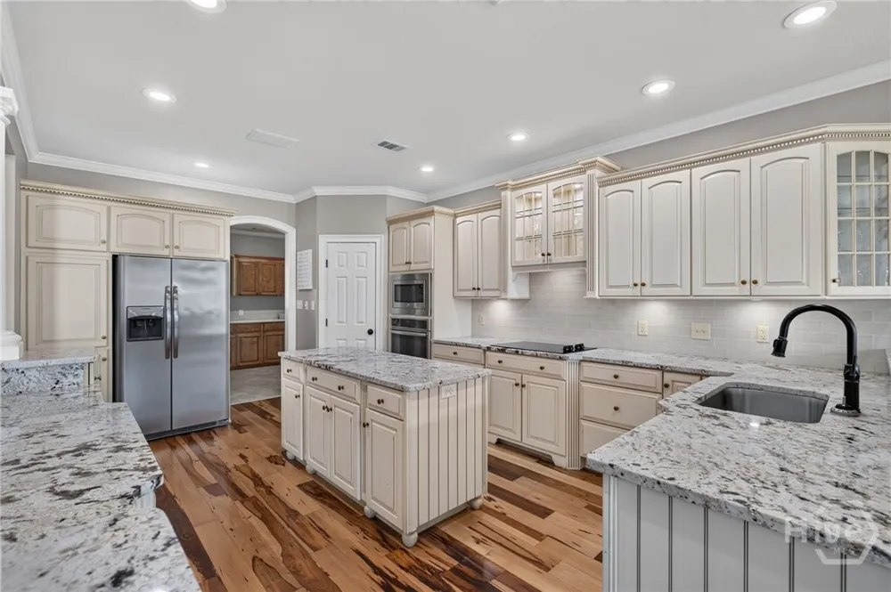 18 White Oak Bluff Savannah, GA 31405