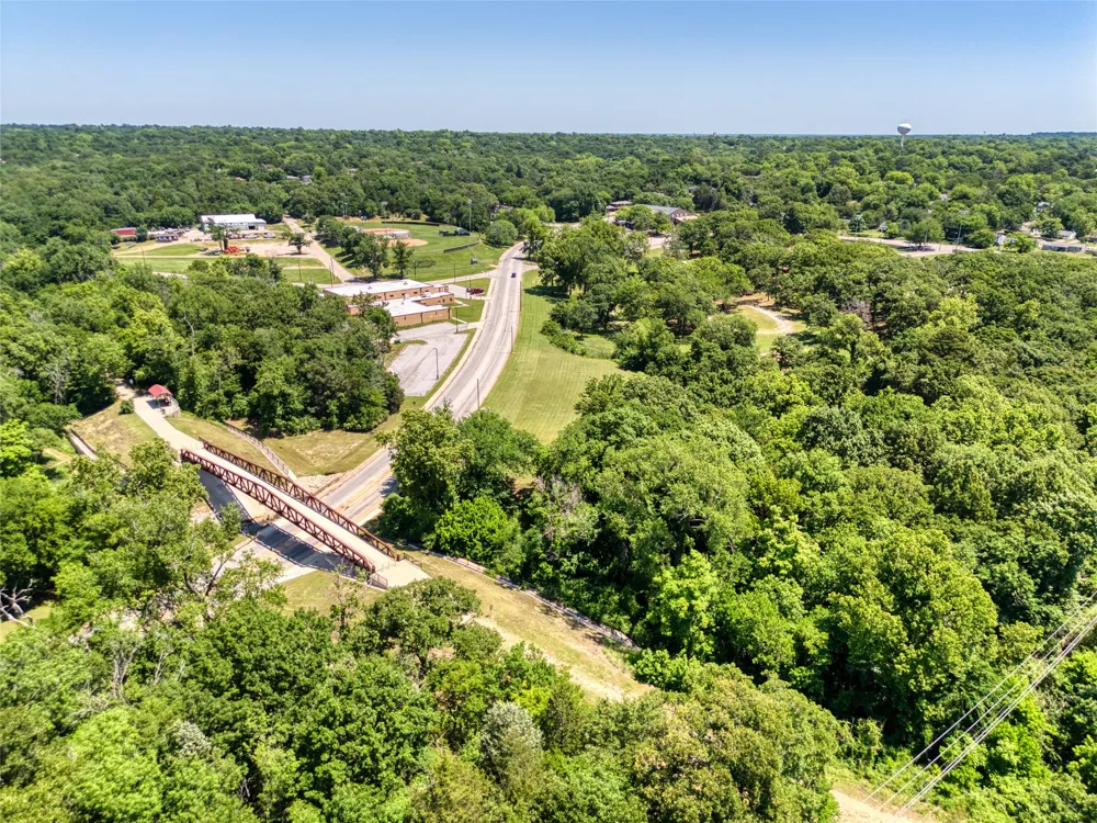 2008 S Lang Avenue Denison, TX 75020
