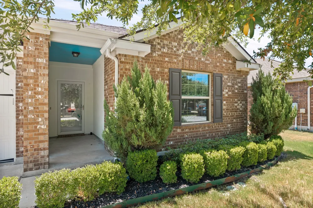 912 Wolcott Drive Leander, TX 78641
