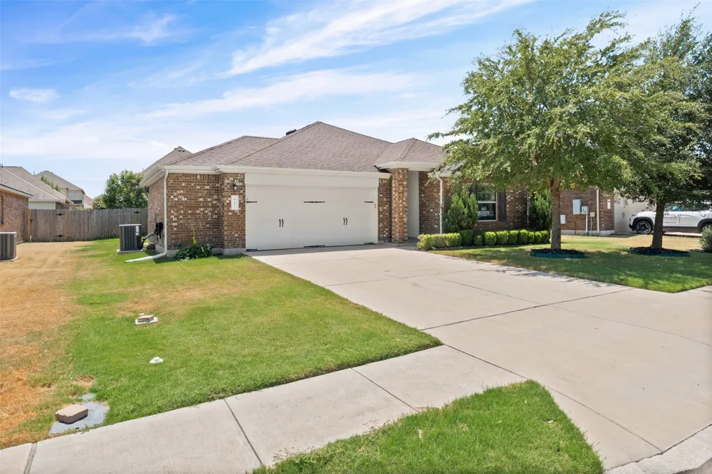 912 Wolcott Drive Leander, TX 78641