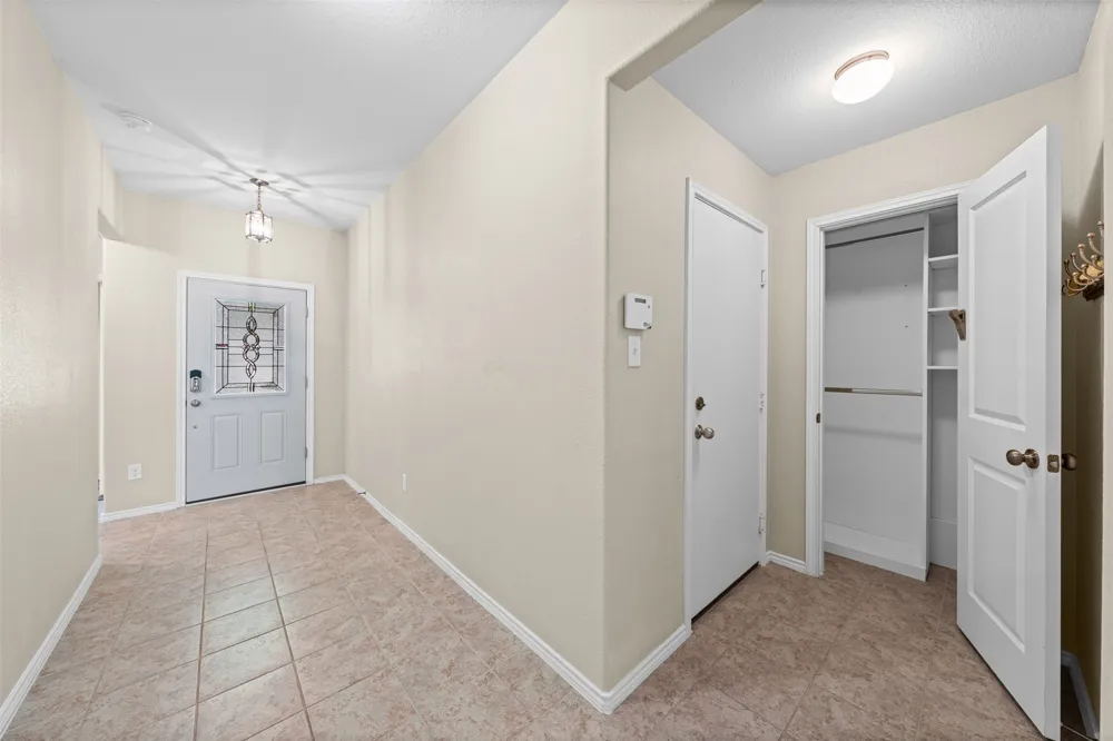 912 Wolcott Drive Leander, TX 78641
