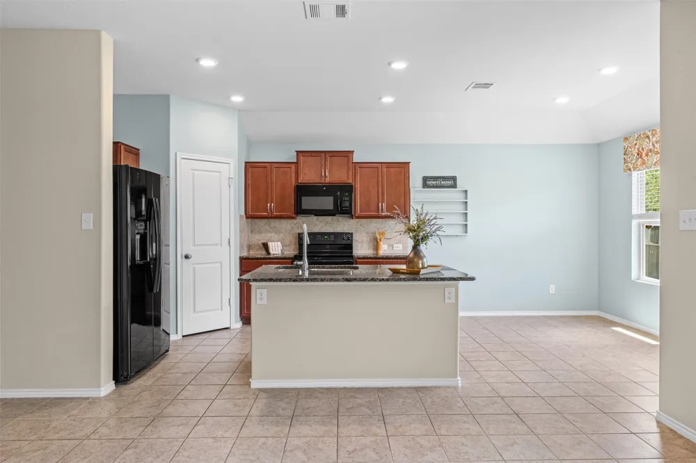 912 Wolcott Drive Leander, TX 78641