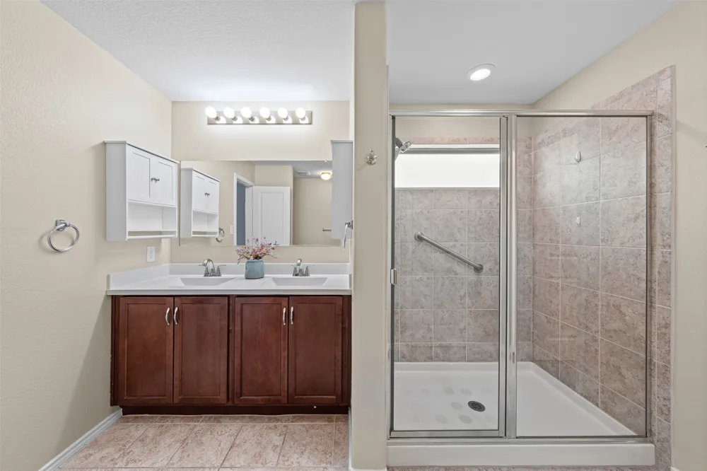 912 Wolcott Drive Leander, TX 78641