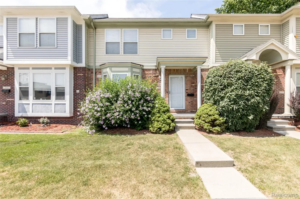 2723 Grayson Street Ferndale City, MI 48220