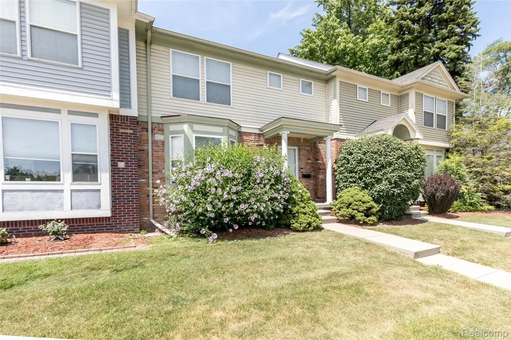 2723 Grayson Street Ferndale City, MI 48220