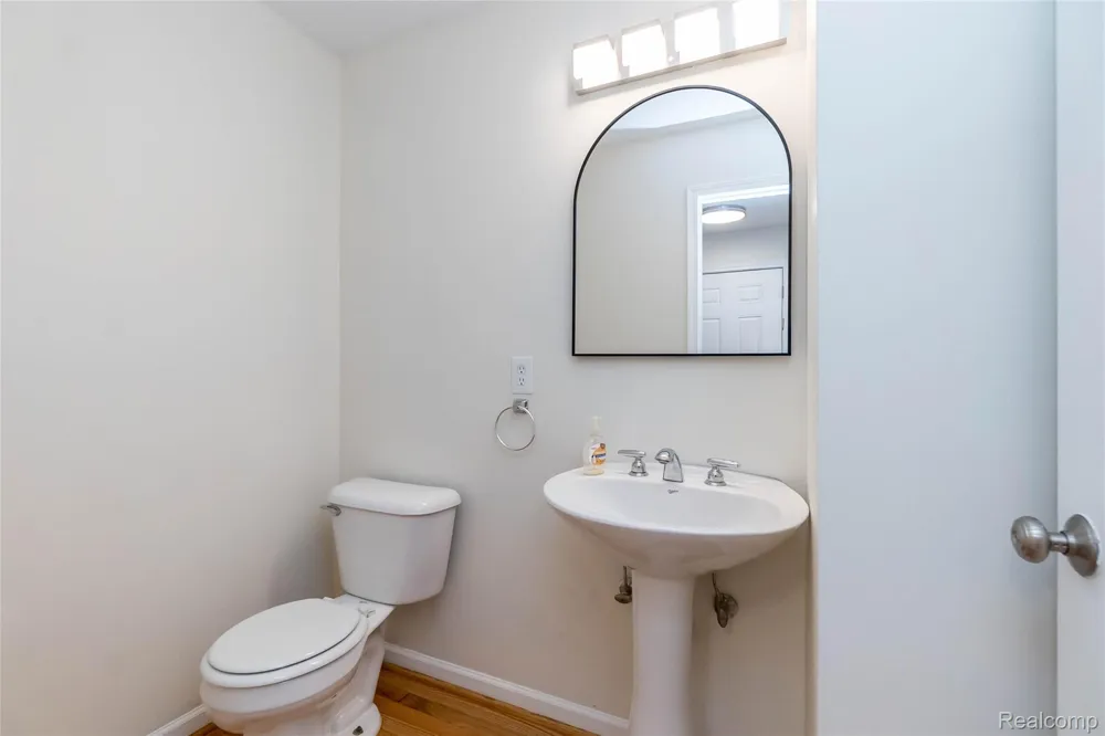 2723 Grayson Street Ferndale City, MI 48220