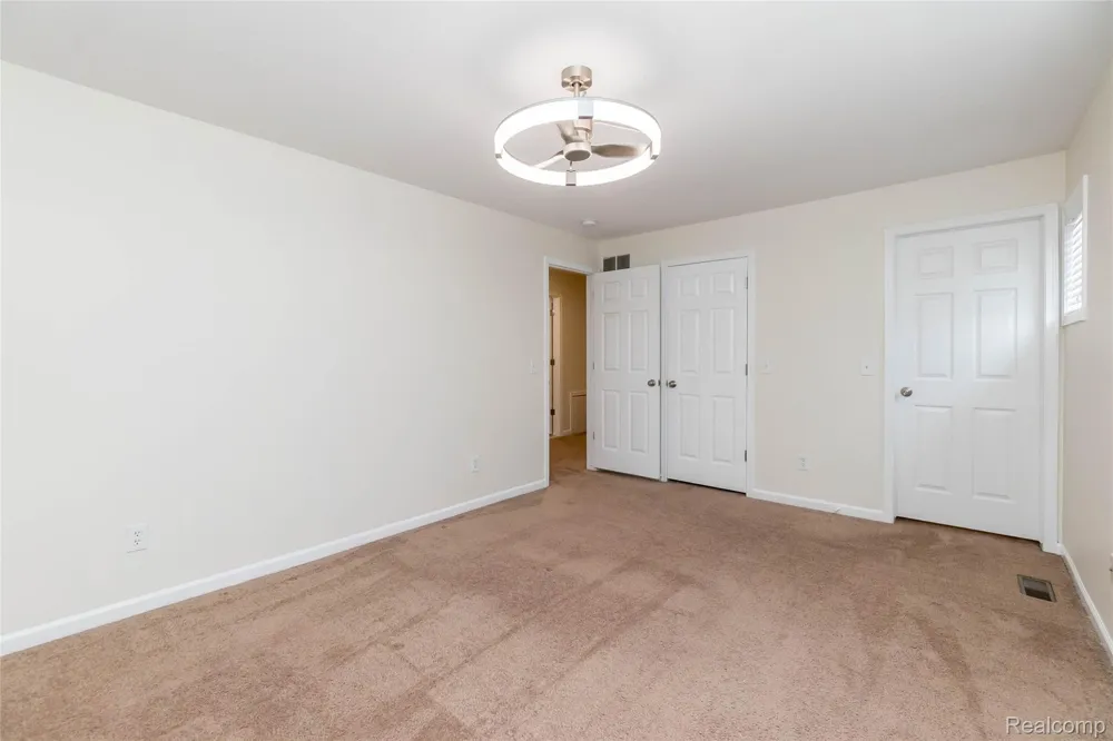 2723 Grayson Street Ferndale City, MI 48220