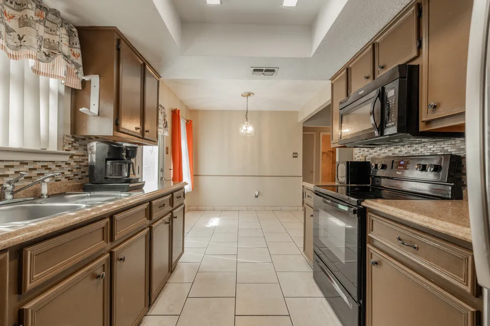 1713 Parkside Circle Round Rock, TX 78664