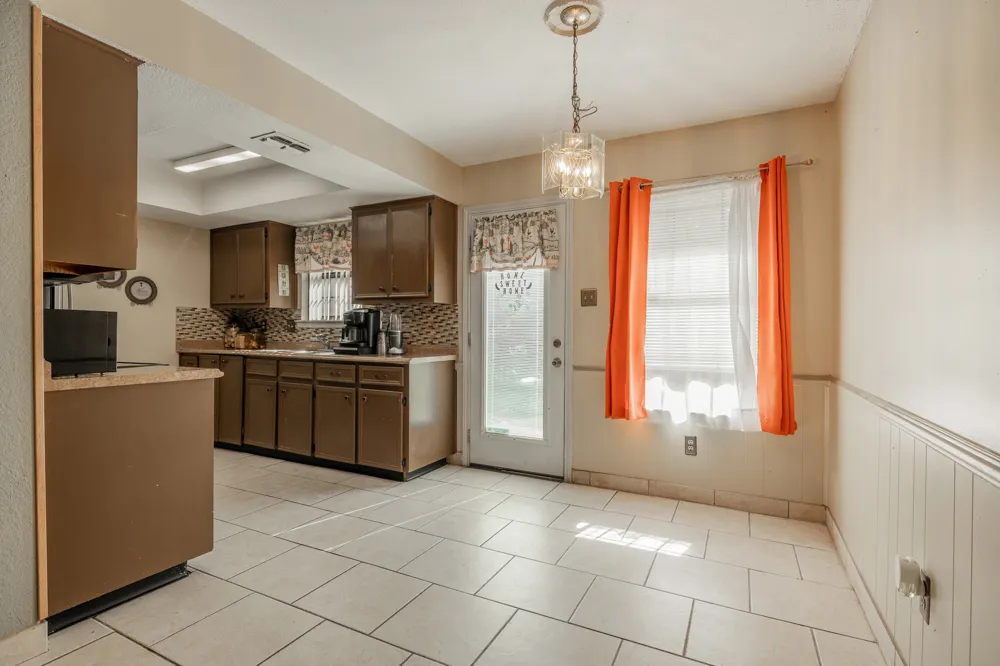1713 Parkside Circle Round Rock, TX 78664