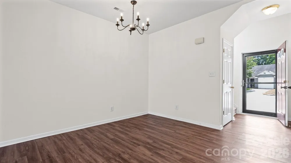 4313 Eaves Lane Charlotte, NC 28215