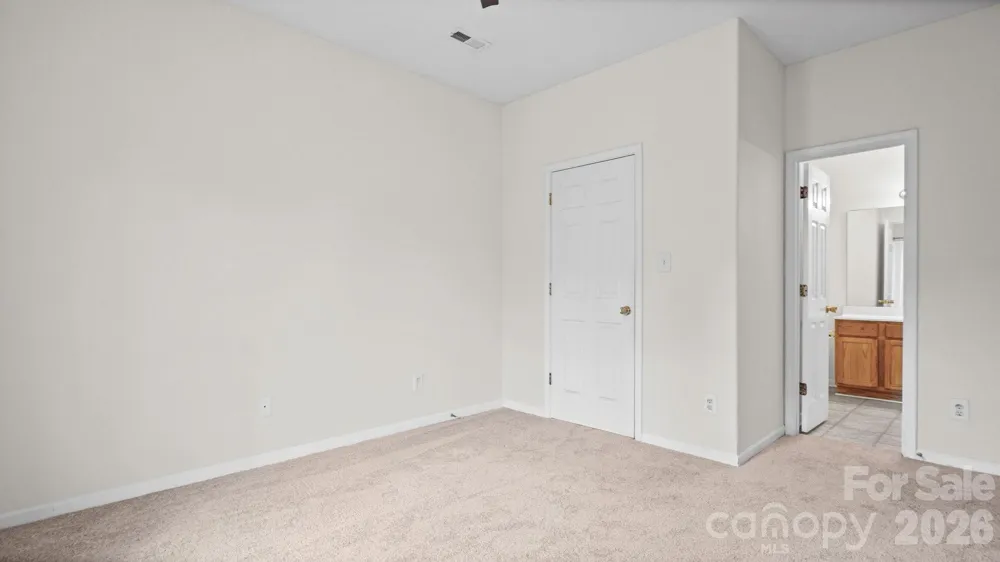 4313 Eaves Lane Charlotte, NC 28215
