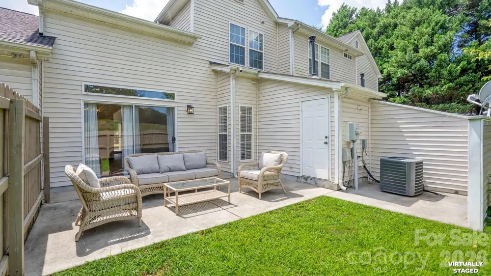4313 Eaves Lane Charlotte, NC 28215