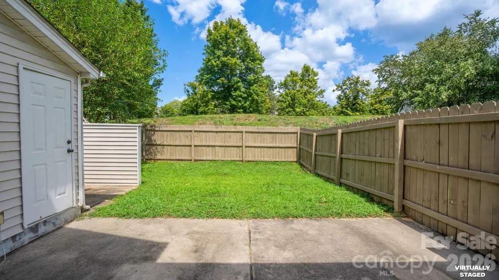 4313 Eaves Lane Charlotte, NC 28215