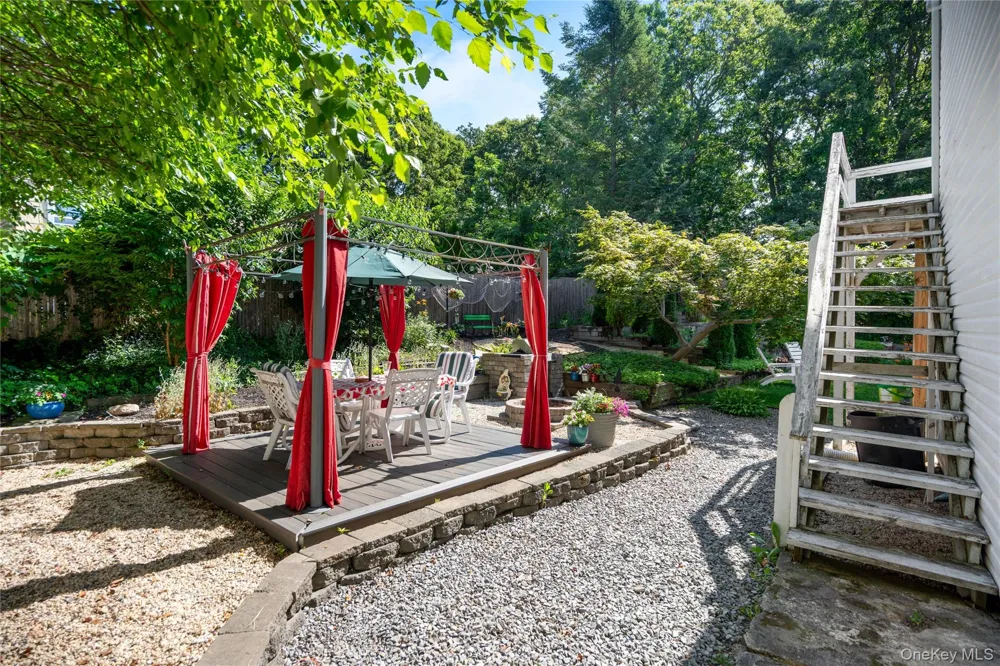 530 Boxwood Drive Shirley, NY 11967