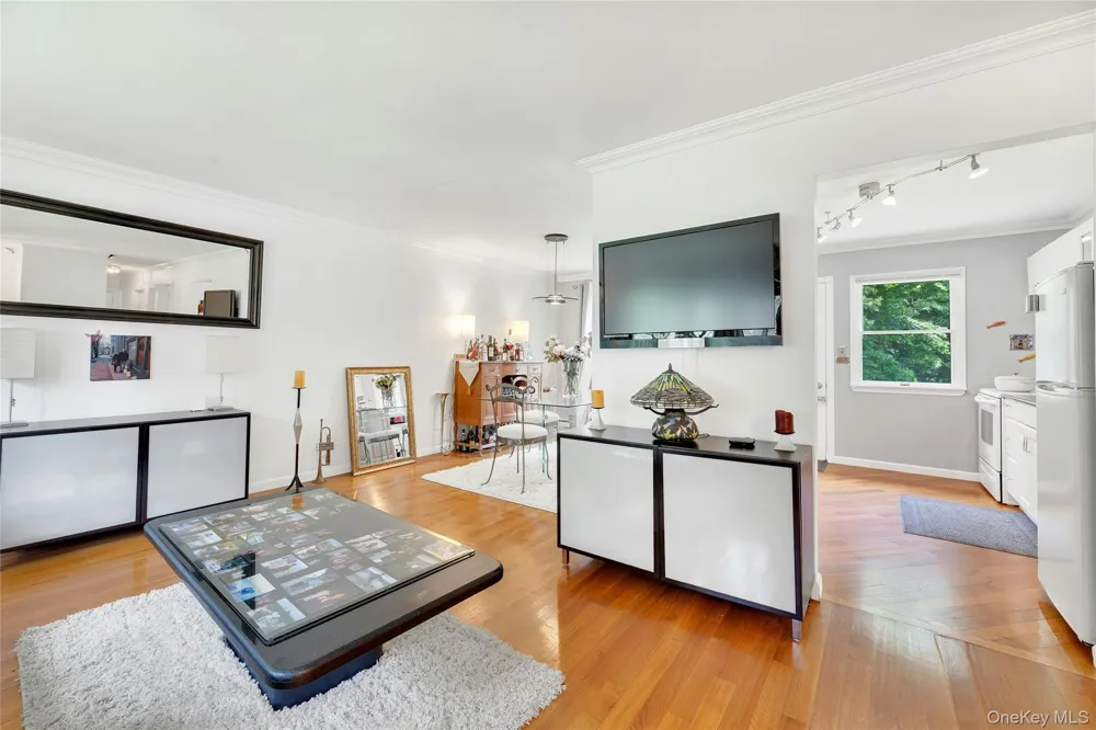 530 Boxwood Drive Shirley, NY 11967