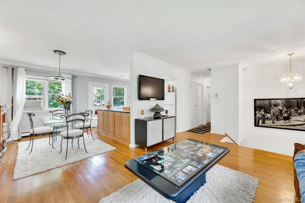530 Boxwood Drive Shirley, NY 11967