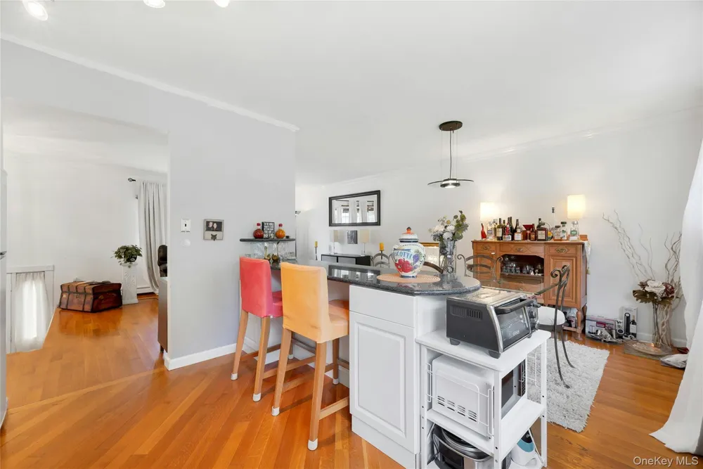 530 Boxwood Drive Shirley, NY 11967