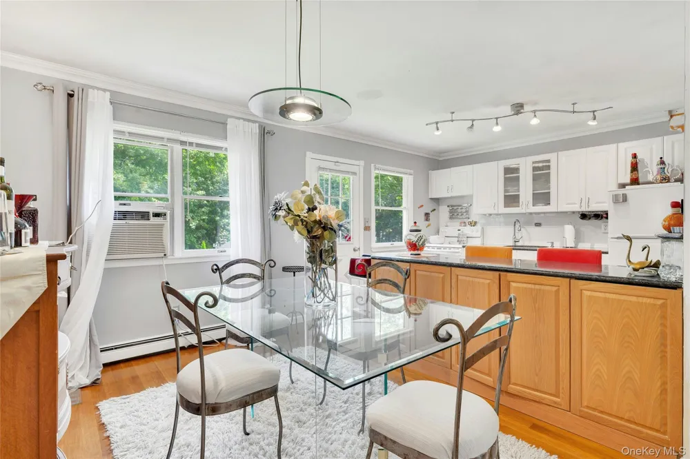 530 Boxwood Drive Shirley, NY 11967