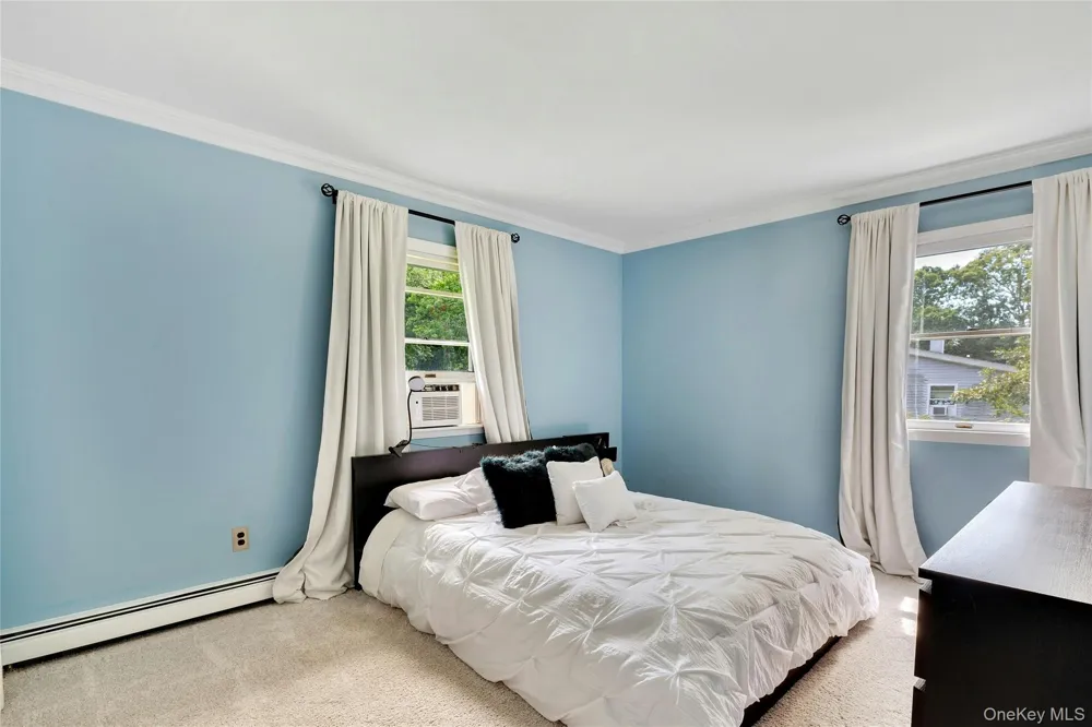 530 Boxwood Drive Shirley, NY 11967