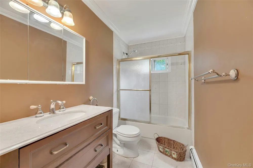 530 Boxwood Drive Shirley, NY 11967