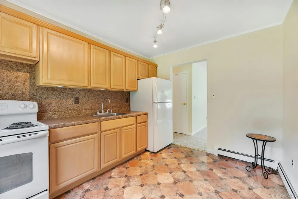 530 Boxwood Drive Shirley, NY 11967