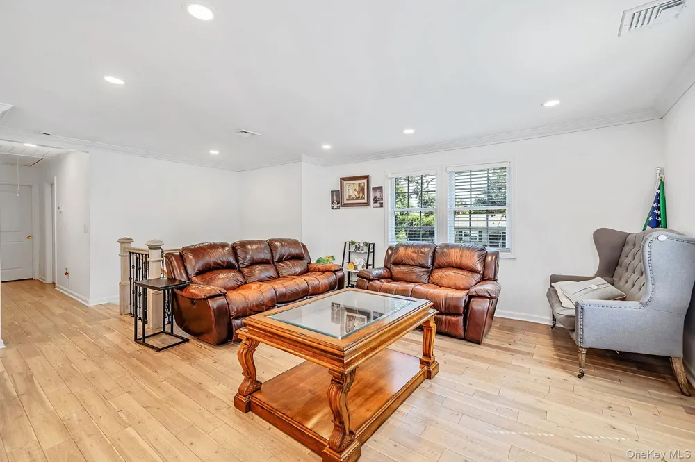 5 Curtis Court Mastic, NY 11950